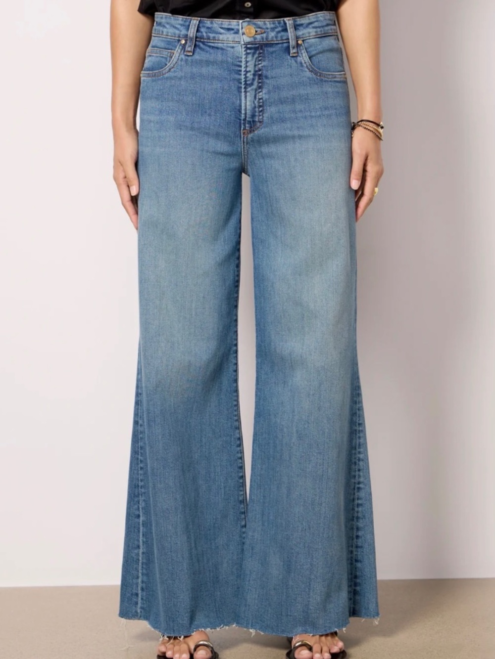 Kut from the Kloth Ryan Wide Leg Jean - Size 6 - Picture 5 of 5